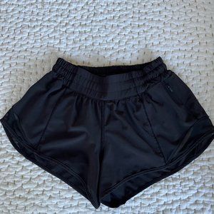 Lululemon Hotty Hot Short II *2.5''